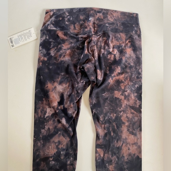 Brand new w/ tags Lululemon Align leggings size 20 blue/grey/pink tie dye color - Picture 4 of 5